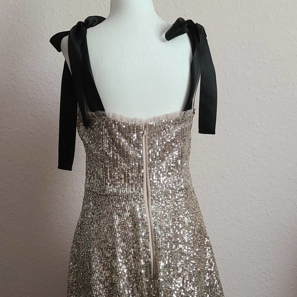 NWT Gal Meets Glam Waterfall Sequin Fit & Flare Dress - Picture 17 of 17
